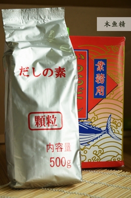 500g 일본 가다랭이포를 적응시키는 음식은 수프 스톡 혼다시 파우더를 얇은 조각으로 벗겨집니다